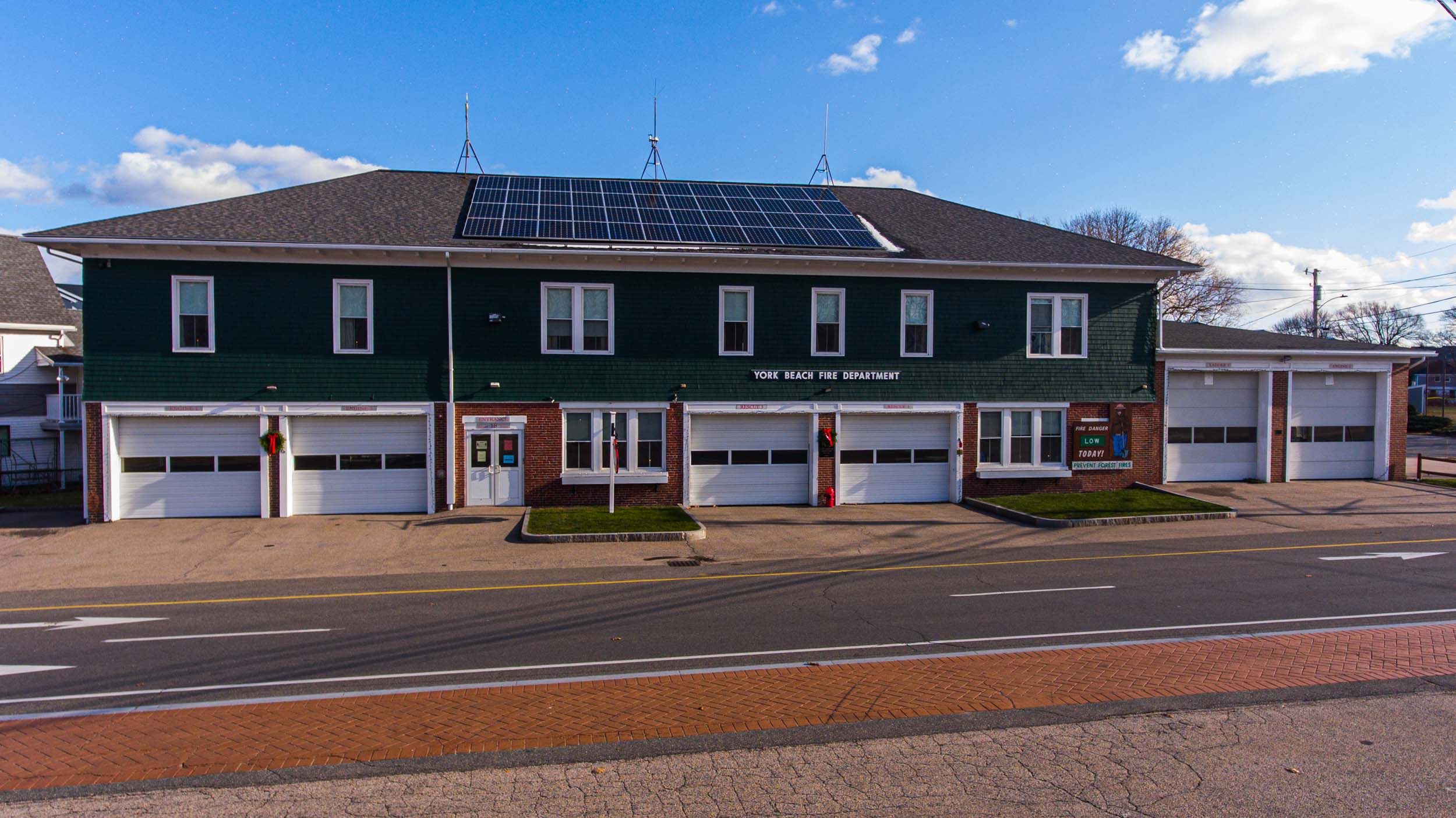 York Beach Fire Department exterior shot on Railroad Ave.